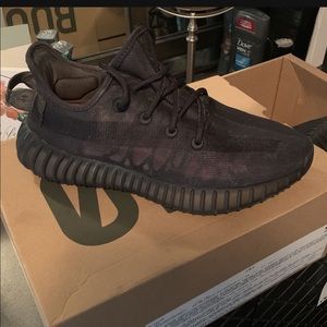 Brand New Yeezys 350 ( in original BOX w/ receipt )